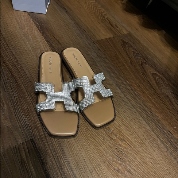 Madden Girl Hailey sandal size 9 NWB - Picture 2 of 5